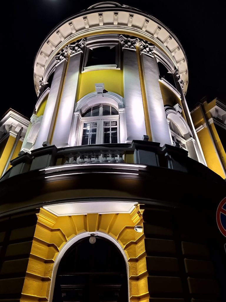 Обновената сграда на БАН.